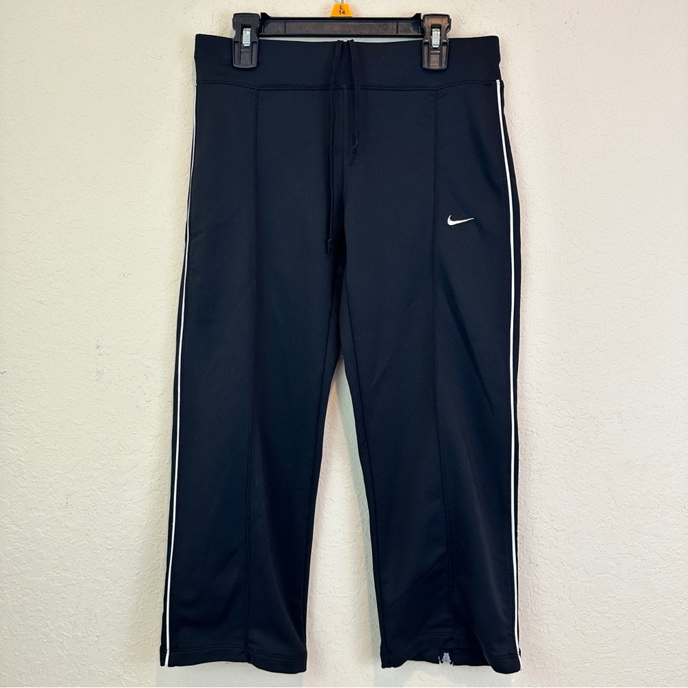 Nike Women’s XS Black Crop Capri Athletic Pants logo stretch gym yoga